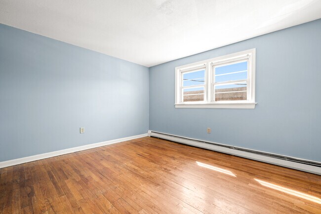 Photo - 24 Deerfield Ct Unit D