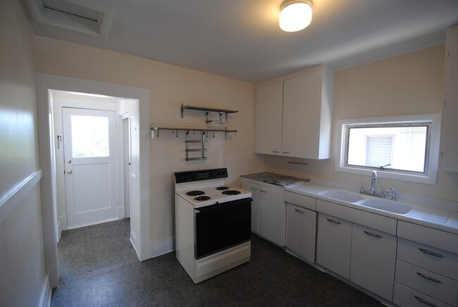 Photo - 1726 Dexter Ave N