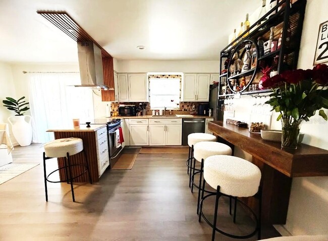 Photo - 137 N Nowell St