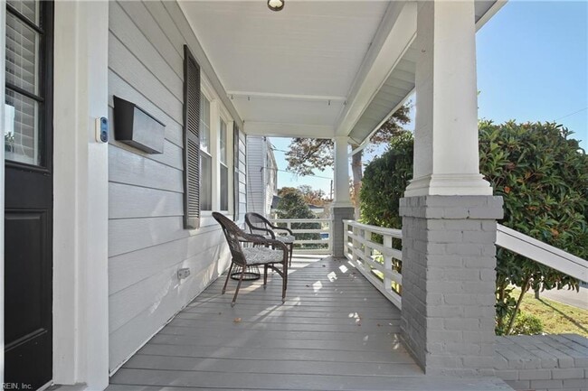 Photo - Classic 3 bedroom Home in the heart of Colonial Place