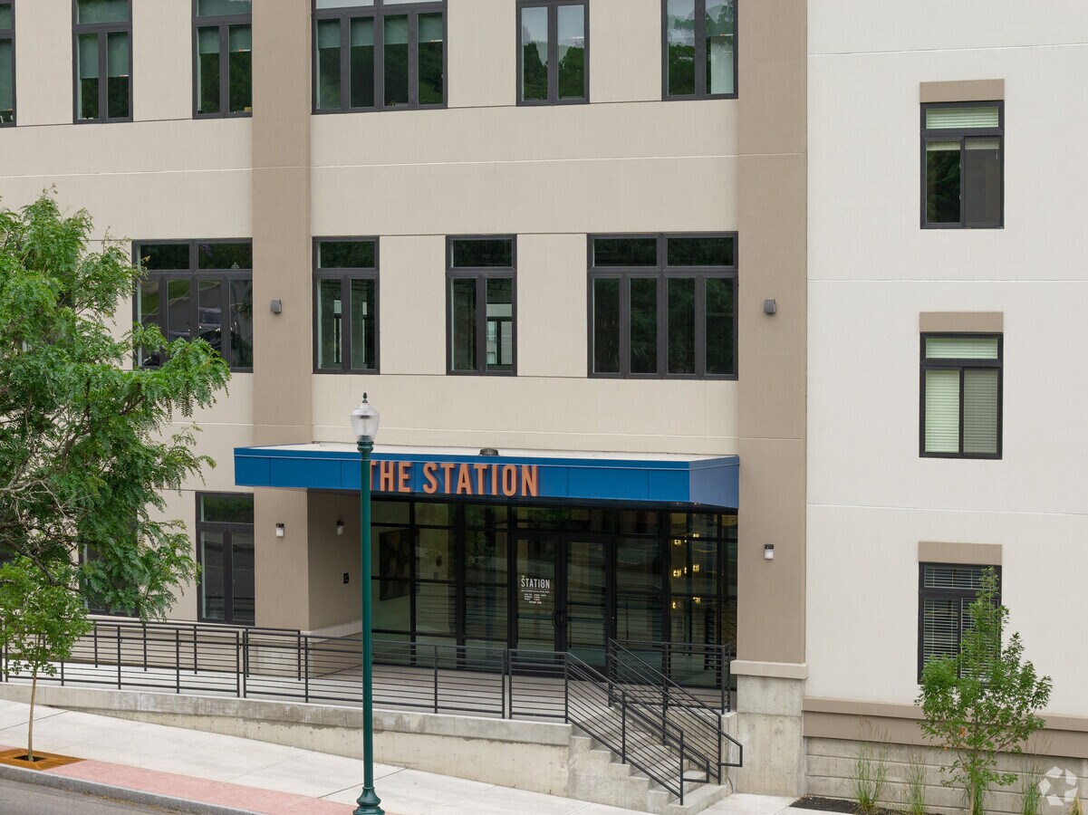 Photo - The Six at City Station