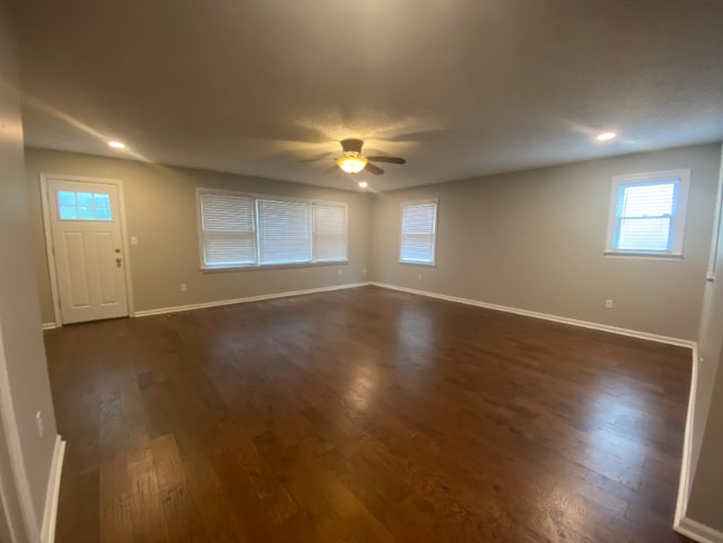 Photo - 1705 Toll Gate Rd SE