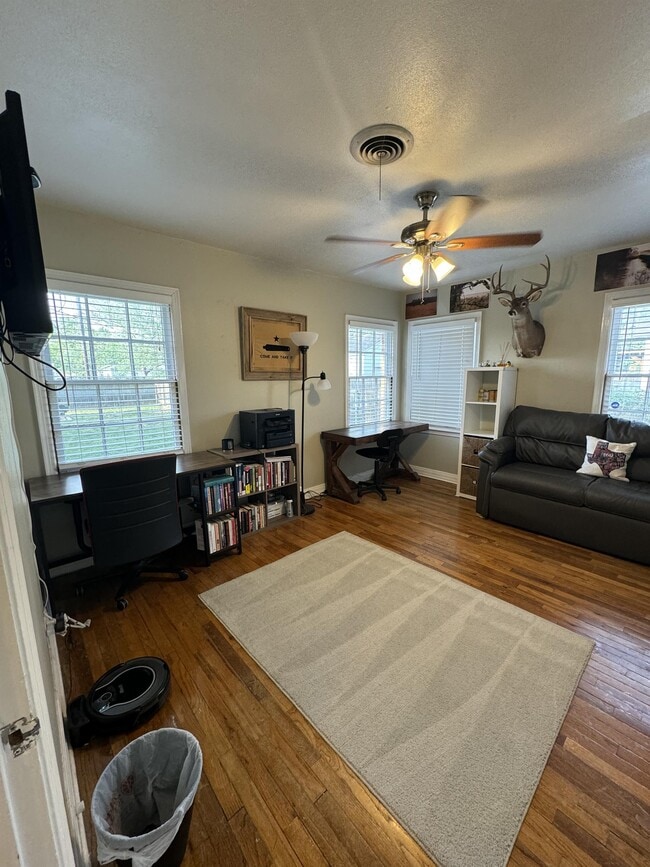 Photo - 2518 32nd St