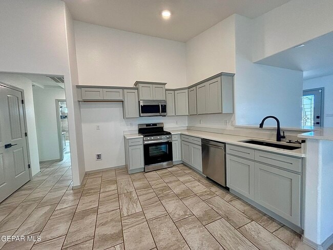 Photo - 4828 Marisabel Azcarate St