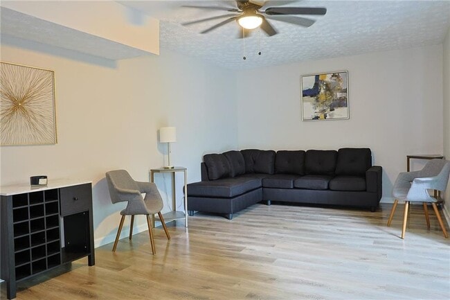 Photo - 4411 Flakes Mill Rd