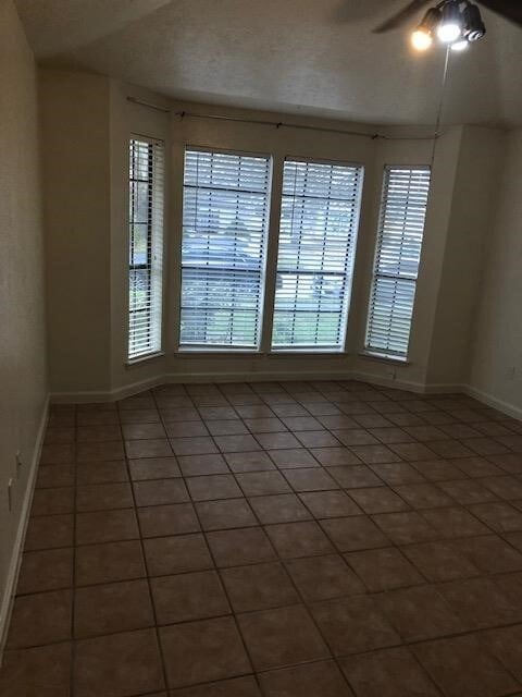 Photo - 18119 Twin Creek Dr