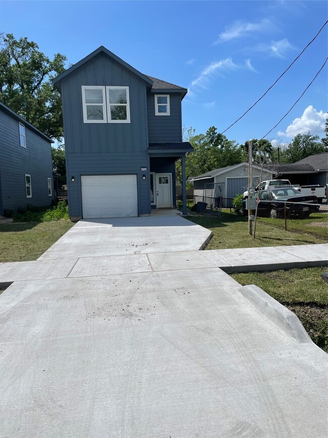 Building Photo - 8127 Hoffman St