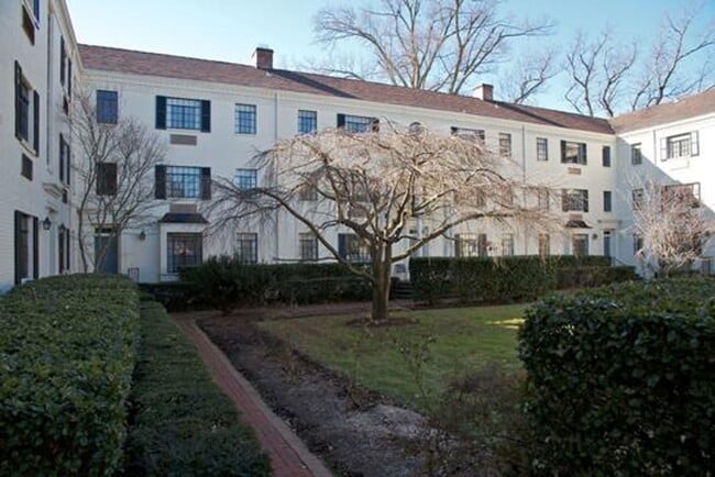 Photo - 1BR Apartment in Beautiful Historic Building Unit D1A