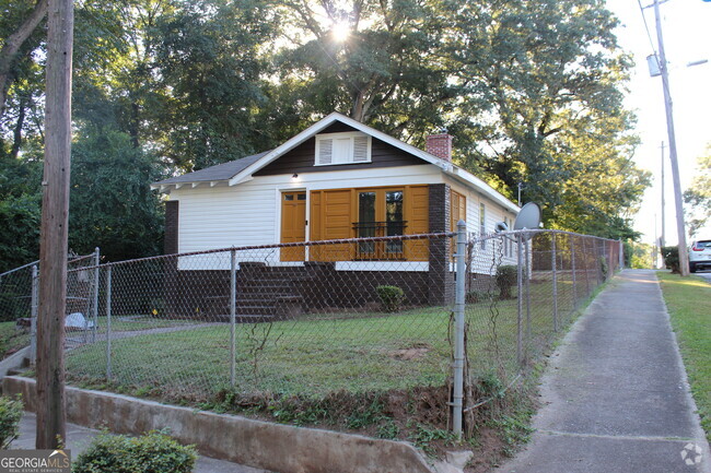 Building Photo - 2063 McPherson Dr Rental