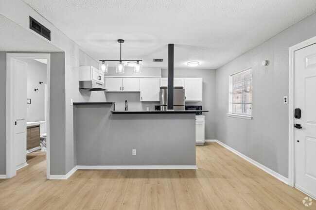 A 2BR, 1BA - 750SF - Kitchen