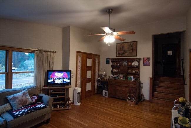 Photo - 227 Green River Rd