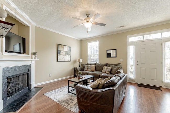Building Photo - Furnished Rental