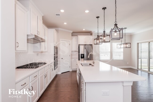 Photo - 3207 Elmwood Dr