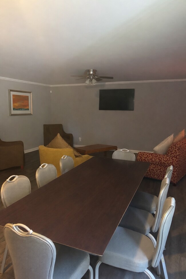 Photo - 814 Pierce Ave