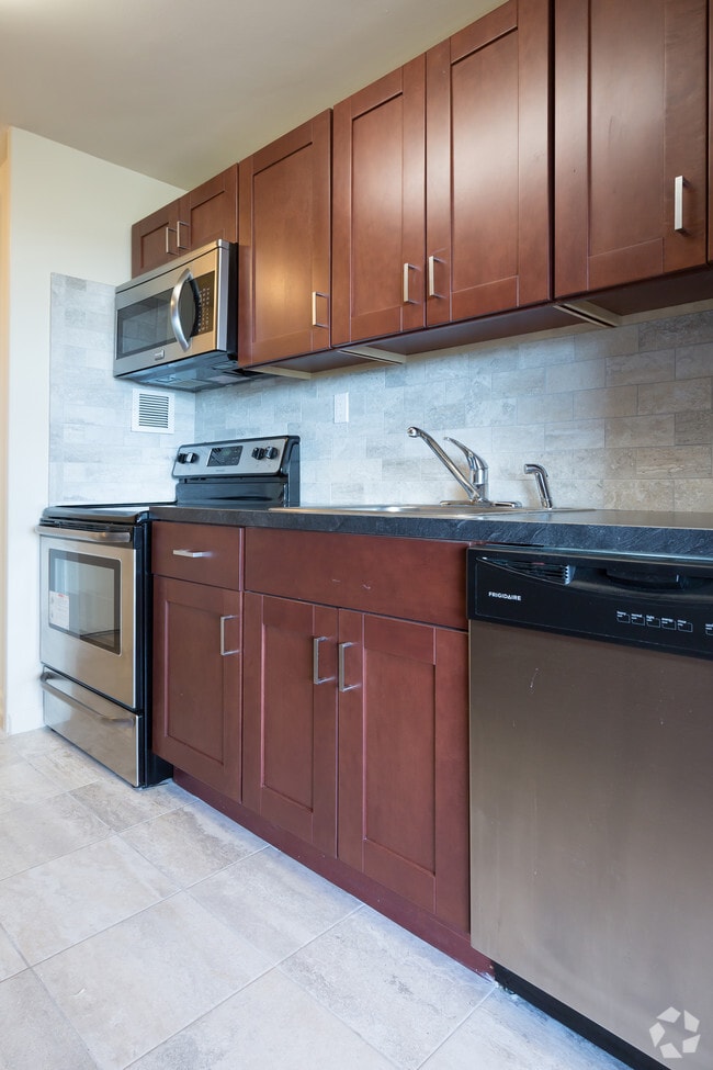 Photo - 10 Landing Lane