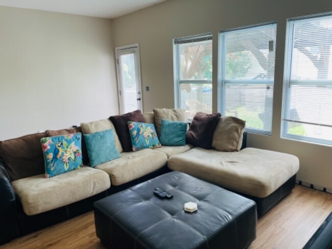 Photo - 9026 Sharpes Cir