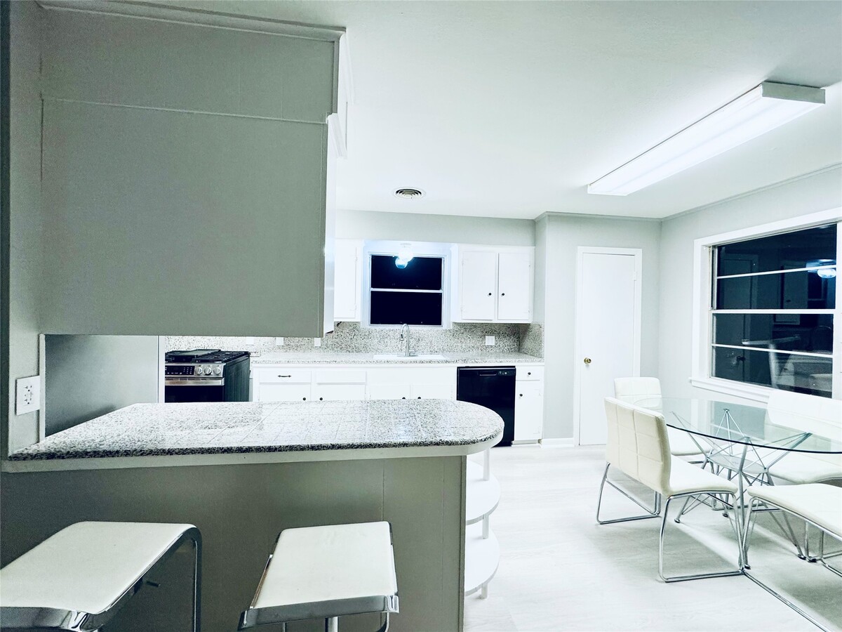 Photo - 6410 Neff St