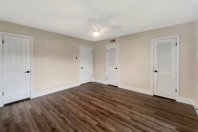 7148 E Mockingbird Ln