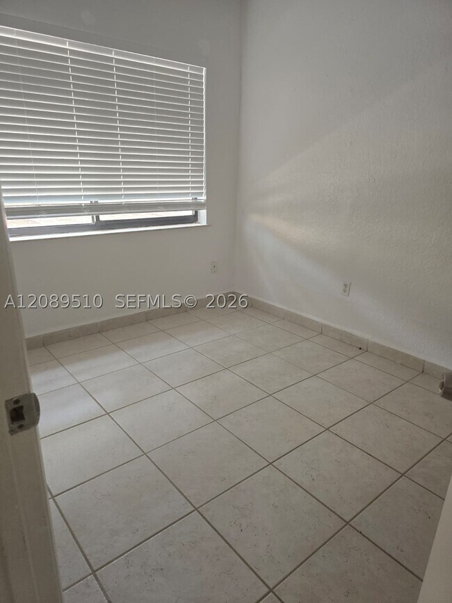 6125 SW 63rd St Unit 2