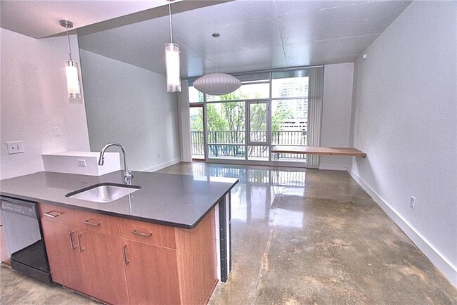 Photo - 845 Spring St NW Unit 109