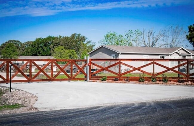 Building Photo - 1566 County Rd 610 Rental