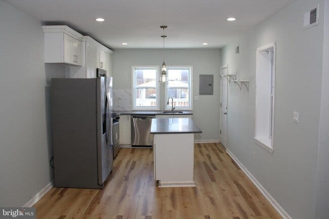 Photo - 5063 Whitaker Ave