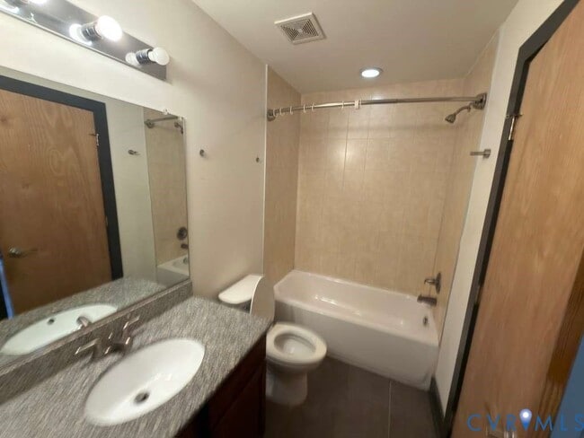 Photo - 306 E Broad St Unit 1B