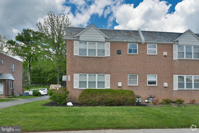 Building Photo - 25 Windsor Rd Rental