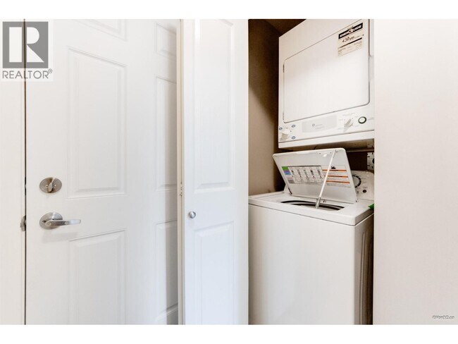 Photo - 7288 Heather St