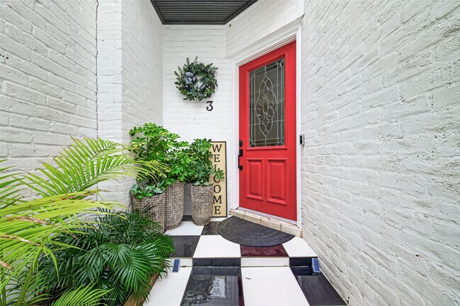 3 River Hollow Ln