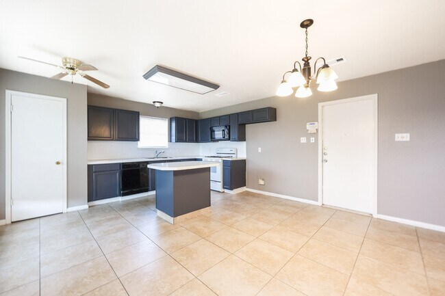 Photo - 2306 Old Oak Ln