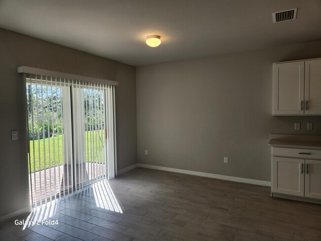 Photo - 20580 Charles St