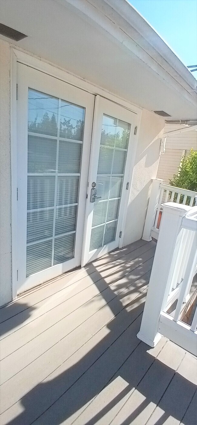 Photo - 3889 Bucknall Rd