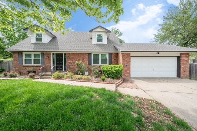 Building Photo - 617 N Willow Dr Rental
