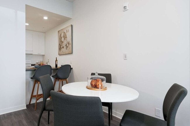 Photo - Place Cavendish Apartments