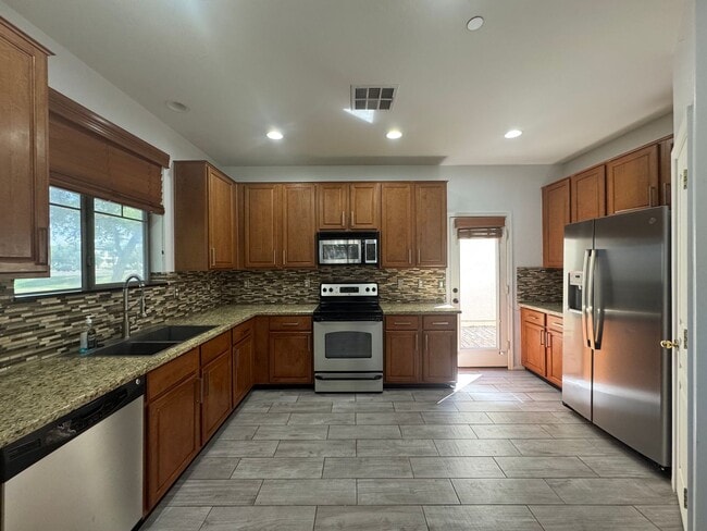 Photo - 4 BEDROOM HOME IN POWER RANCH