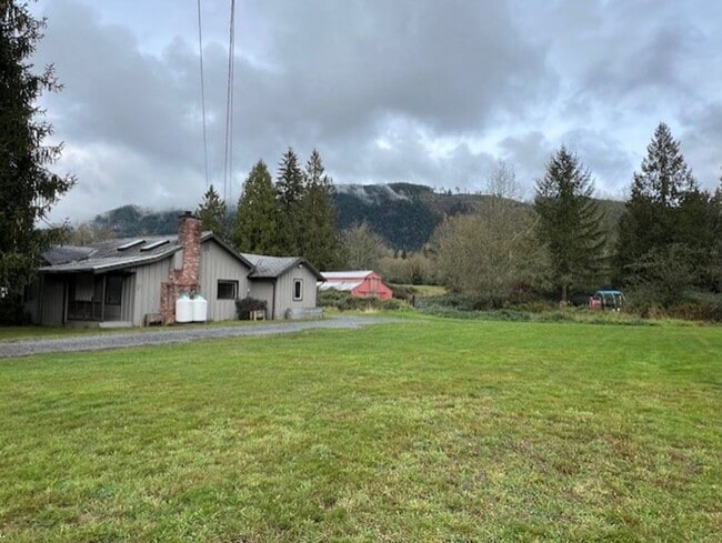 Building Photo - Available Mid January