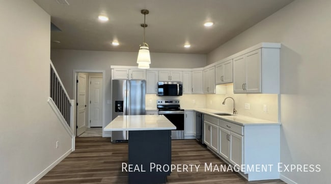 Photo - 3 Bedroom 2.5 Bathroom Townhome