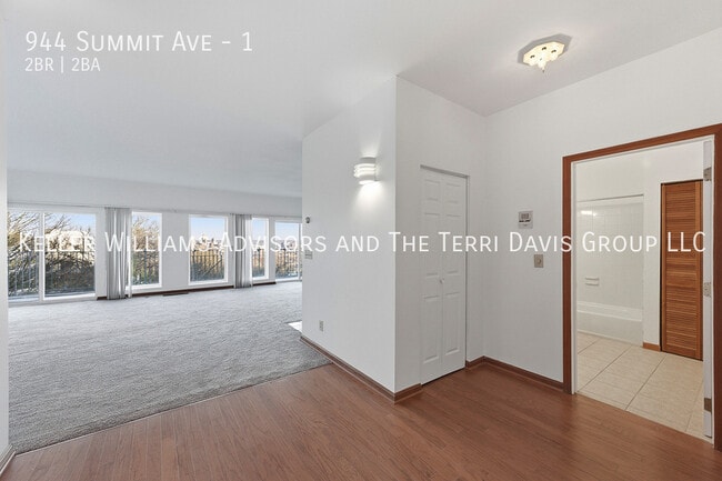 Photo - 944 Summit Ave Unit 1