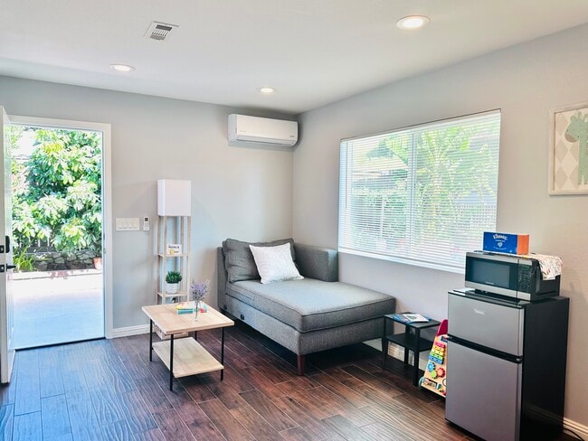 Photo - 2621 Wallace Ave