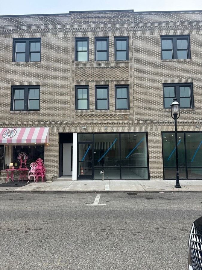 Welcome to the Oswalds Place Apartments! - Welcome to the Oswalds Place Apartments! Unit 725 West Ave - 3rd Floor