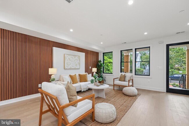 Photo - 4411 Illinois Ave NW