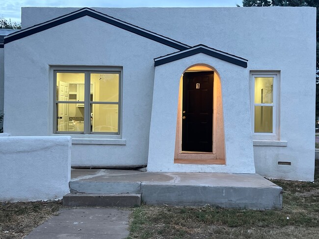 Photo - 1511 S Ong St Unit 1