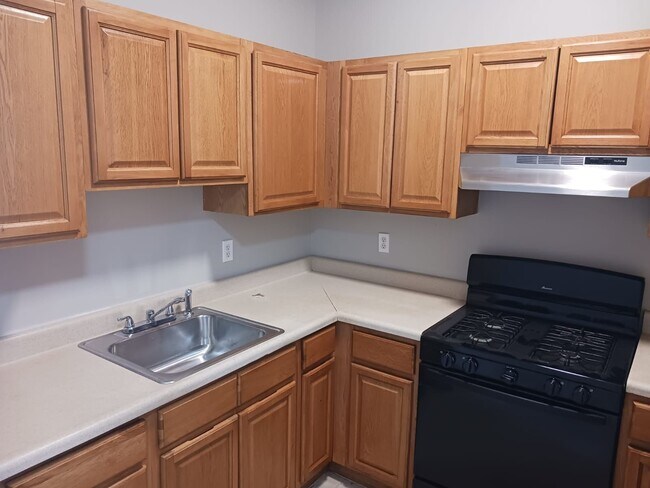 Photo - 588-612 E Main St Unit 598