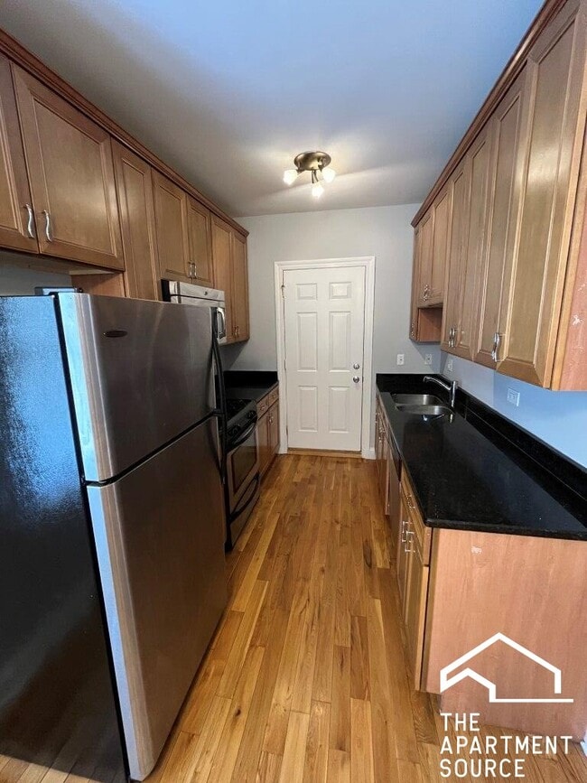Building Photo - 4548 W George St Unit 3