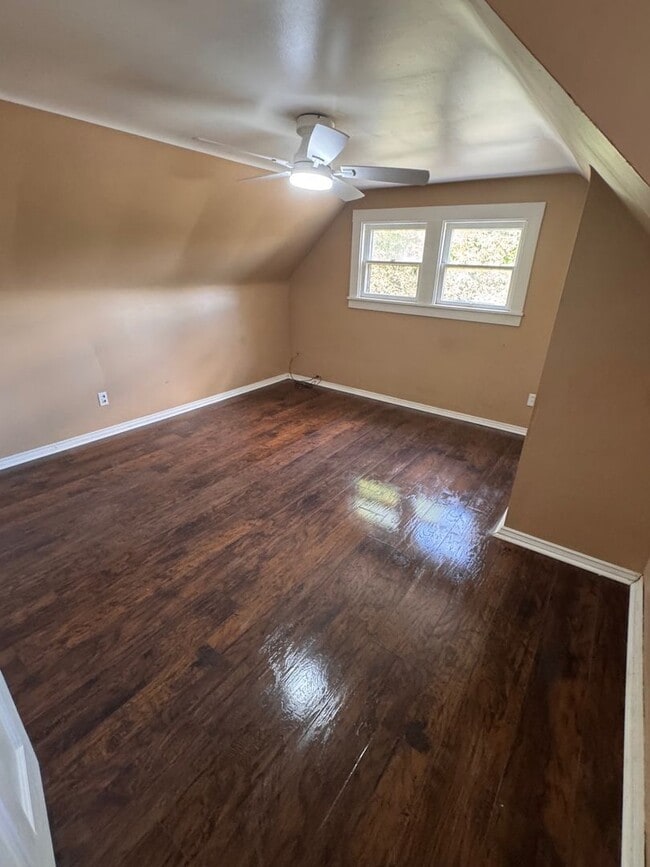 691 S Irvine Ave Unit 1