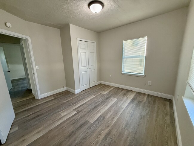Photo - 914 W Vinita Ave