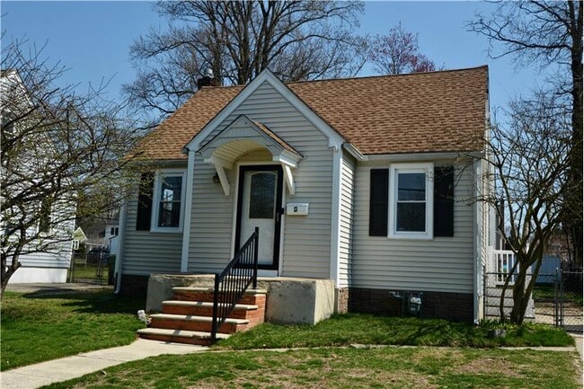 Building Photo - 13 Massachusetts Ave