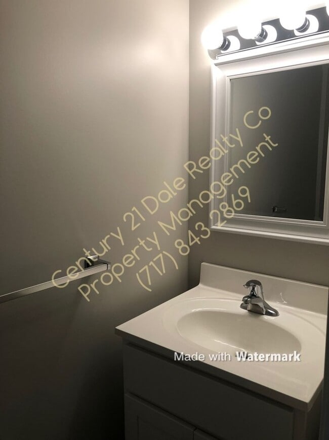 Photo - Lovely 2 Bedroom Home in Central School Di...