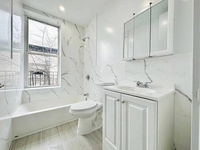 Photo - Crown Heights Room, HDTV, 24 min to Manhattan #537 Unit 2R